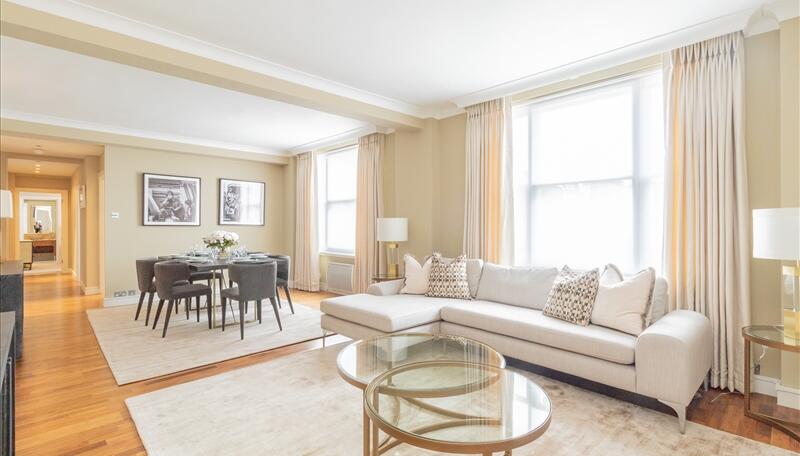 3 bed property in 39 Hill Street, London, London